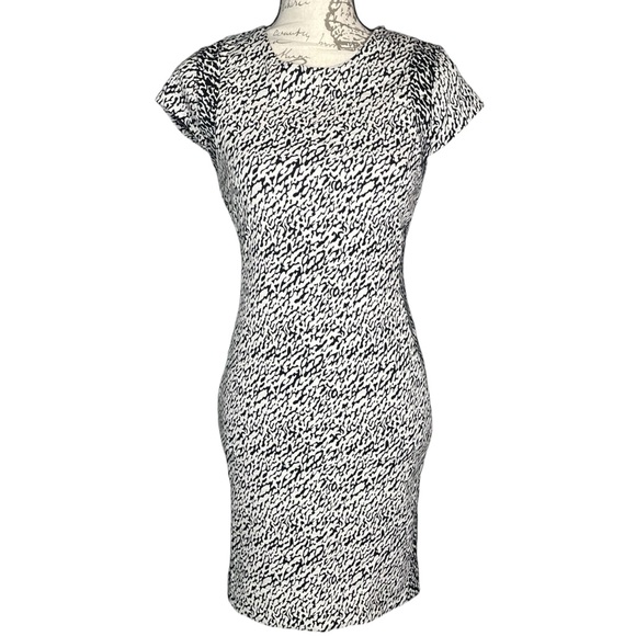 Diane Von Furstenberg dress short sleeve animal print black white women’s size 2 - Picture 10 of 11